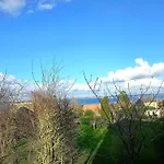 Les Lys Bed & Breakfast Cricqueboeuf