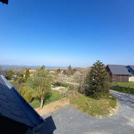 Les Lys Bed & Breakfast *